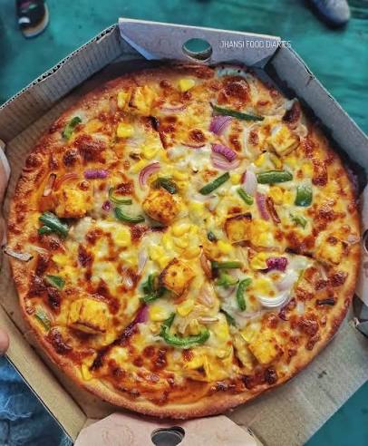 Deluxe Veg. Pizza