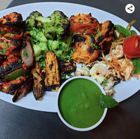 Grand Veg Platter (8 Items Combo)